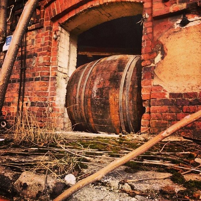 abandoned, built structure, architecture, old, obsolete, deterioration, damaged, run-down, building exterior, weathered, railroad track, rusty, ruined, bad condition, rail transportation, industry, brick wall, destruction, metal, no people