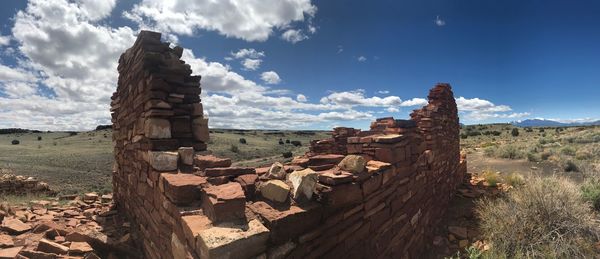 Old ruin building against sky