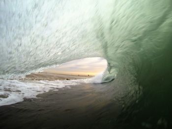 Waves splashing in sea