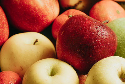 Full frame shot of apples