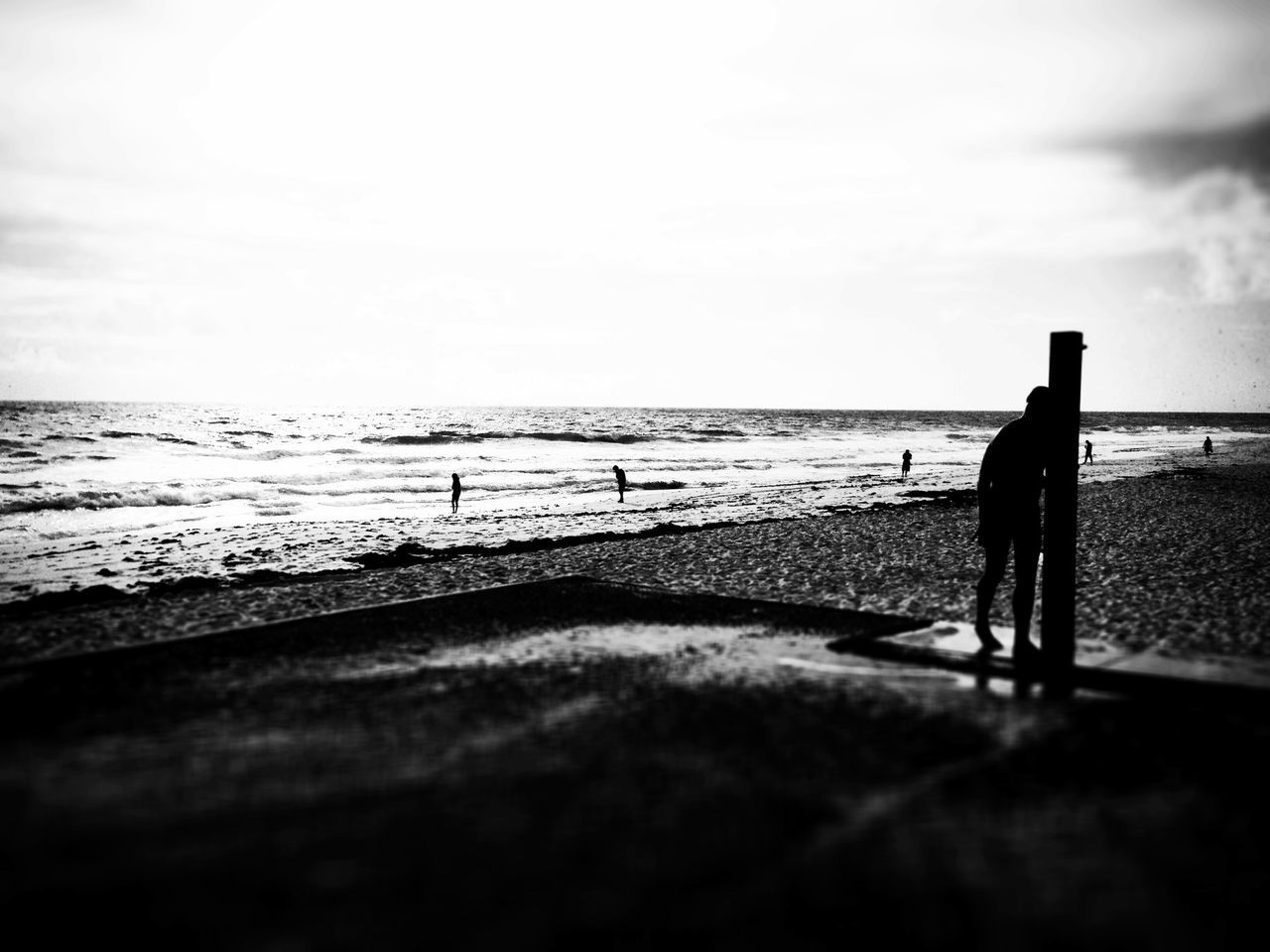 sea, beach, horizon over water, sand, water, shore, sky, tranquility, tranquil scene, scenics, nature, beauty in nature, clear sky, wood - material, day, pier, copy space, coastline, outdoors, idyllic