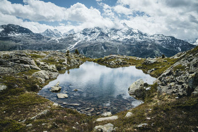 Mountain lake in the swiss alps near sankt moritz, engadin