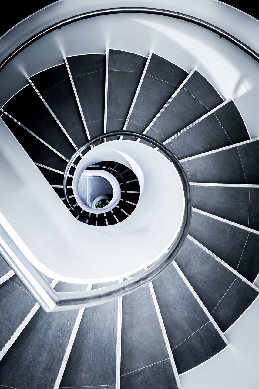 HIGH ANGLE VIEW OF STAIRS