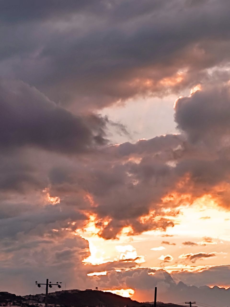 LOW ANGLE VIEW OF SKY AT SUNSET