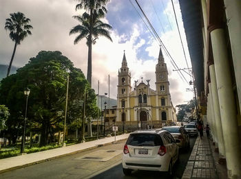 Traffic on city street