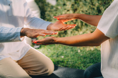 Learning reiki, instructor and reiki course attendee