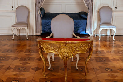 chair