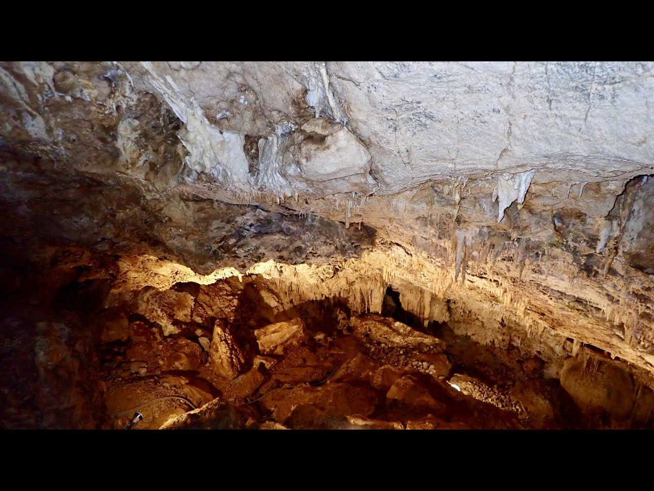 CLOSE-UP OF ROCK FORMATIONS