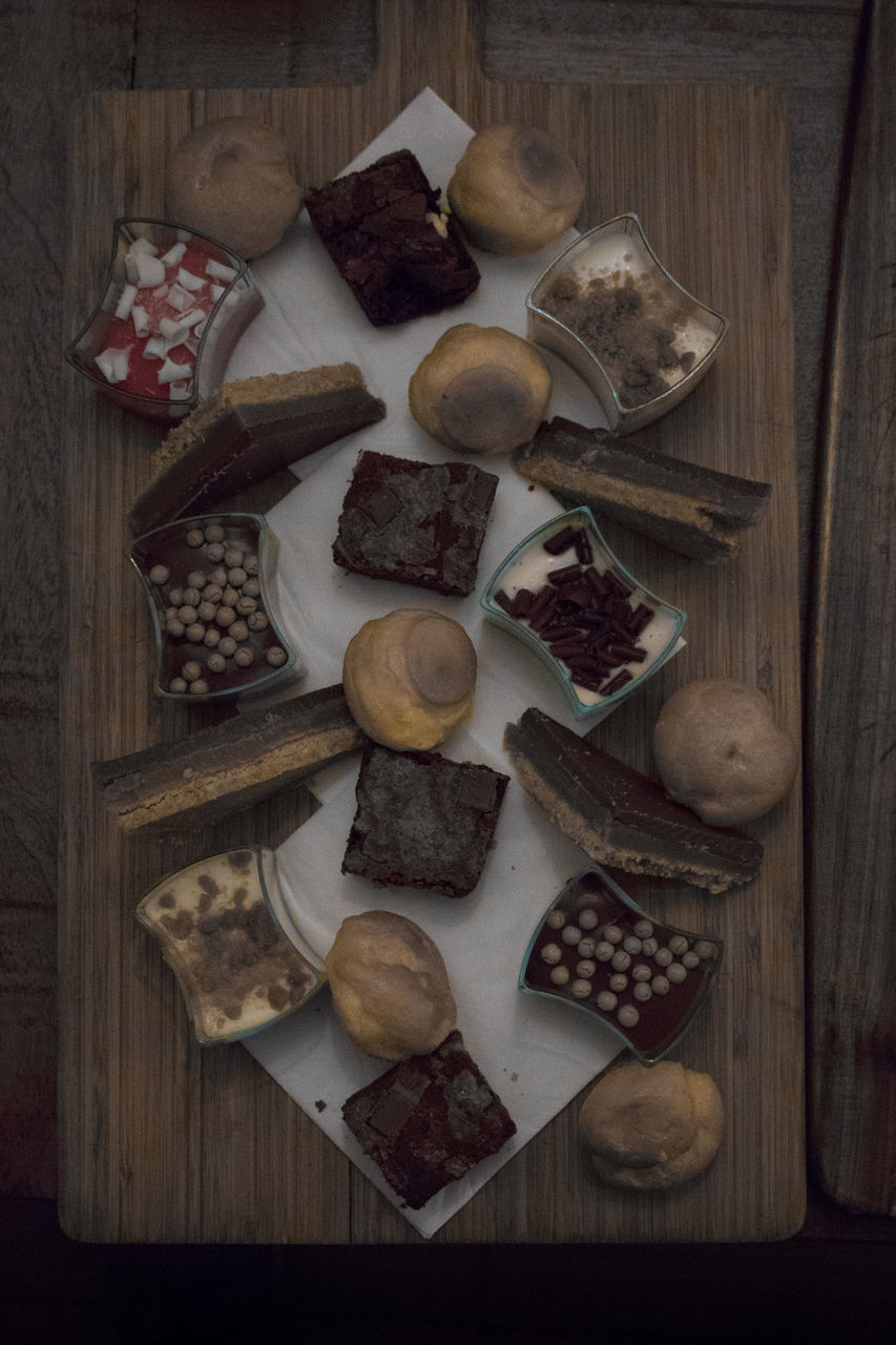 DIRECTLY ABOVE SHOT OF BREAD ON TABLE