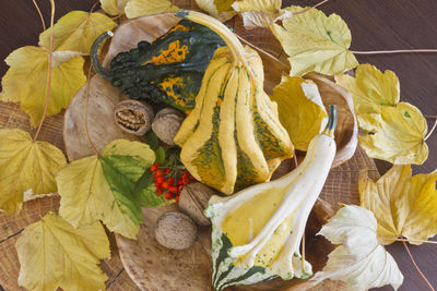 High angle view of yellow roses on table