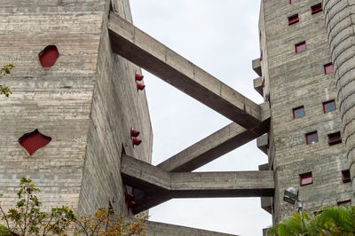 Sesc pompeia building in san paolo, brazil. modernist concrete building by lina bo bardi