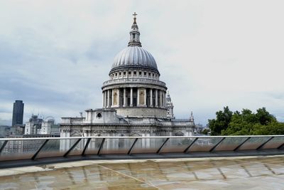 View of st pauls cathedral against sky