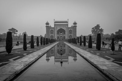 Gateway to taj mahal 