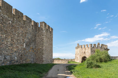 Old ruin building against sky