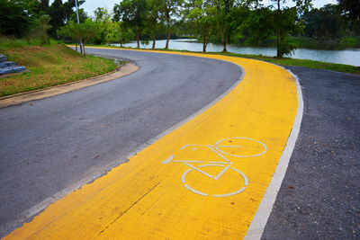 Bicycle lane on road