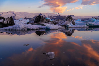 Icebergs and mountains on jokulsarlon glacial lagoon