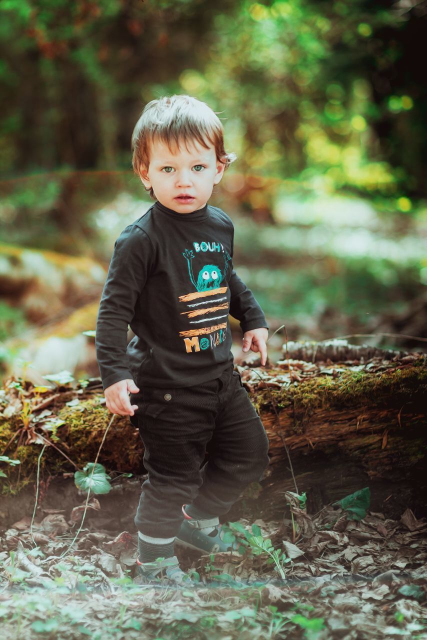 full length, one person, childhood, day, real people, boys, focus on foreground, outdoors, forest, one boy only, nature, tree, people