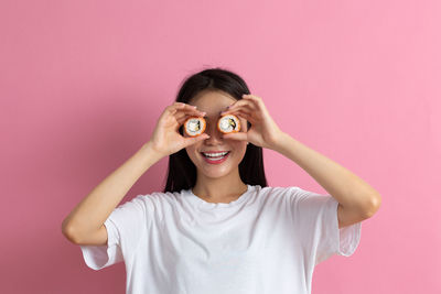 Portrait of smiling young woman