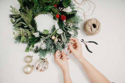 Hands workshop christmas wreath