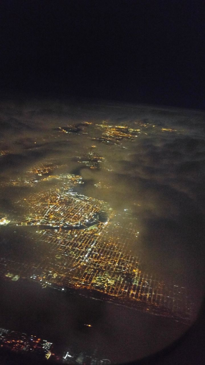 AERIAL VIEW OF CITY AT WATERFRONT