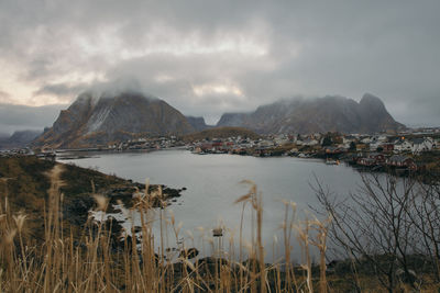 Panoramic view of lake and mountains against sky