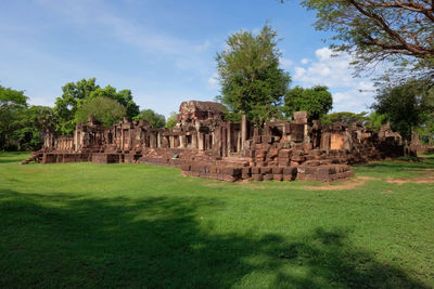 Phanom-wan castle is khmer architecture art khmer civilization period about buddhist century 16-17.
