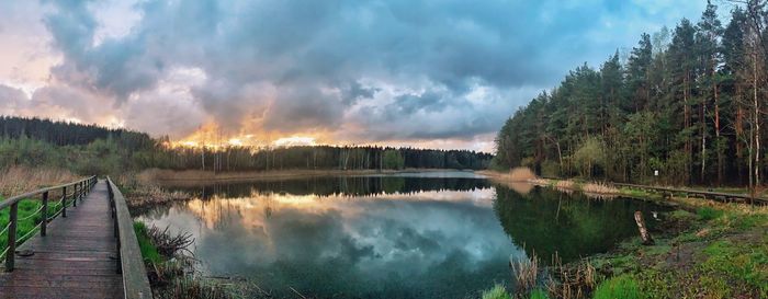 Panoramic view of lake against sky