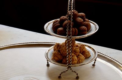 Close-up of bread in plate on table