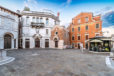 Buildings in city