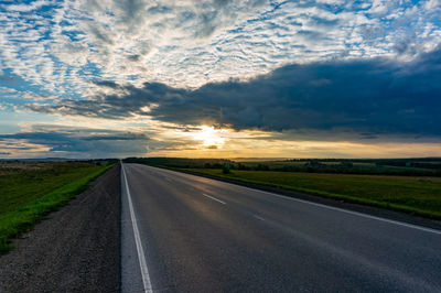 The road is taken from the bottom point in cloudy weather.