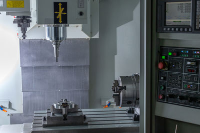 Modern taiwan cnc milling machine with vertical spindle and rotary a-axis