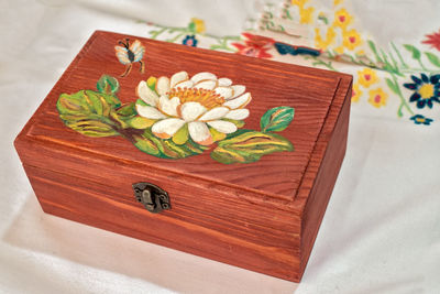 Wooden jewelry box