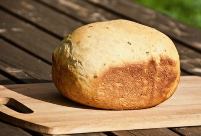 Close-up of bread on cutting board