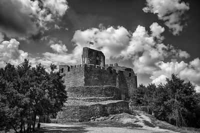 Old ruin against sky