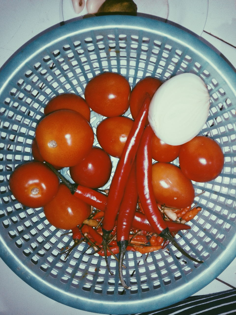 food and drink, food, freshness, indoors, healthy eating, vegetable, no people, tomato, high angle view, close-up, plate, red, day