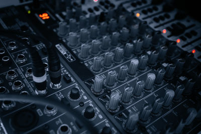 Mixing console