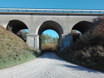 Arch bridge in tunnel