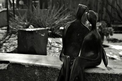 Statues in love