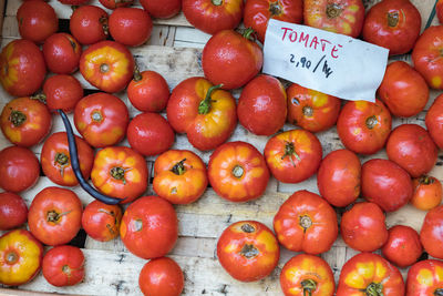 Red tomatoes in the market