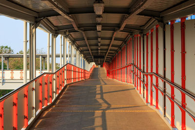 Walkway connecting the skytrain of bangkok