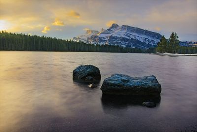 Scenic view of two jack lake and rundle mountain