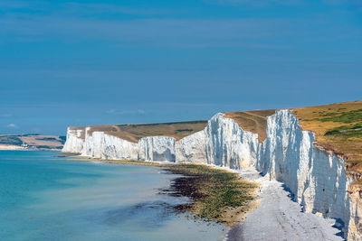 The white chalk cliffs at the south coast of england