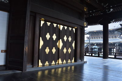 Illuminated corridor