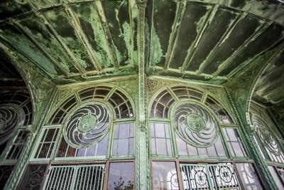 Low angle view of ceiling