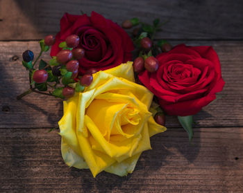 Close-up of rose bouquet on table