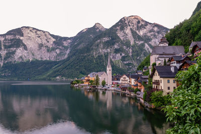 Panoramic view of lake and buildings in town