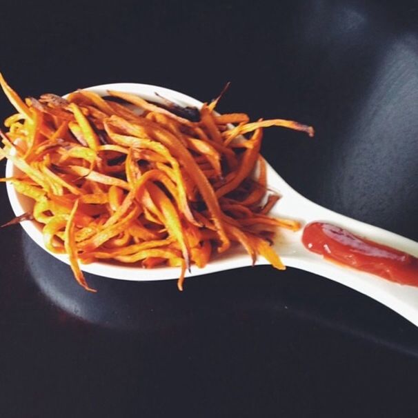 food, food and drink, indoors, freshness, healthy eating, still life, plate, close-up, ready-to-eat, meal, noodles, table, high angle view, pasta, seafood, vegetable, studio shot, bowl, serving size, fork