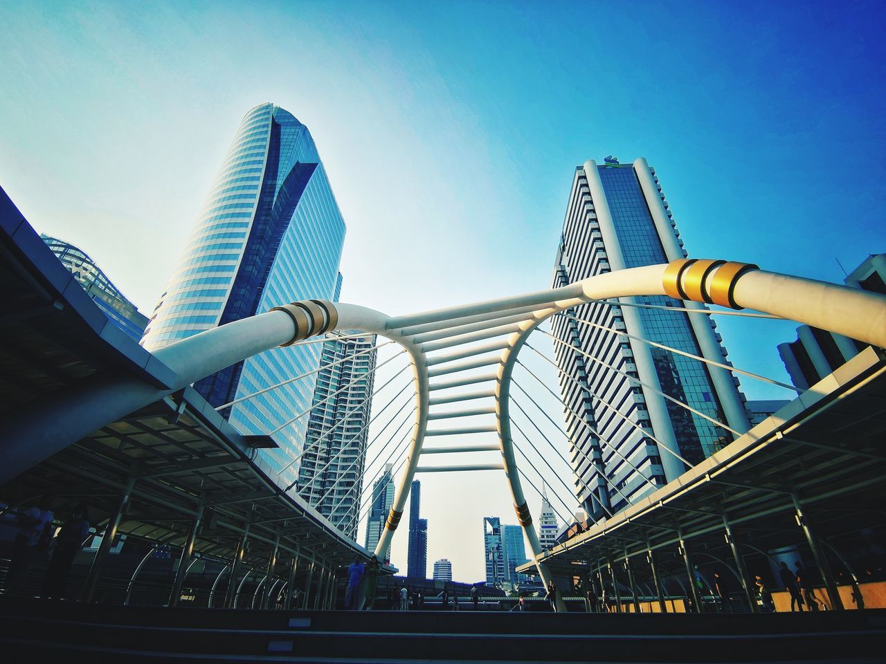 LOW ANGLE VIEW OF BUILDINGS AGAINST SKY