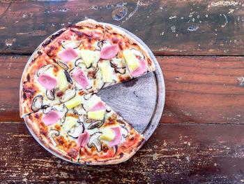 Directly above shot of pizza on table