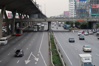 Traffic on road in city